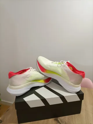T37,5 Adidas Adizero Boston 12 Blancas