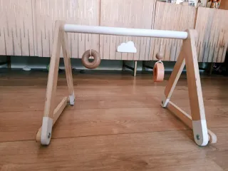 Arco de actividades de madera Vertbaudet