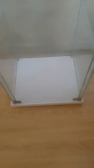 Vitrina expositora cristal y metal