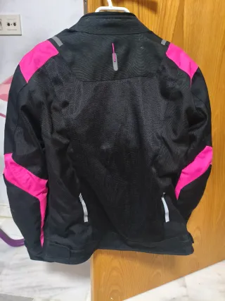 Chaqueta motera mujer negra y rosa.sin estrenar