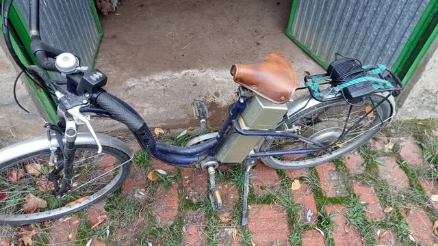 Bicicleta eléctrica paseo azul