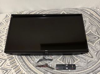 LG Smart TV 32 LQ57