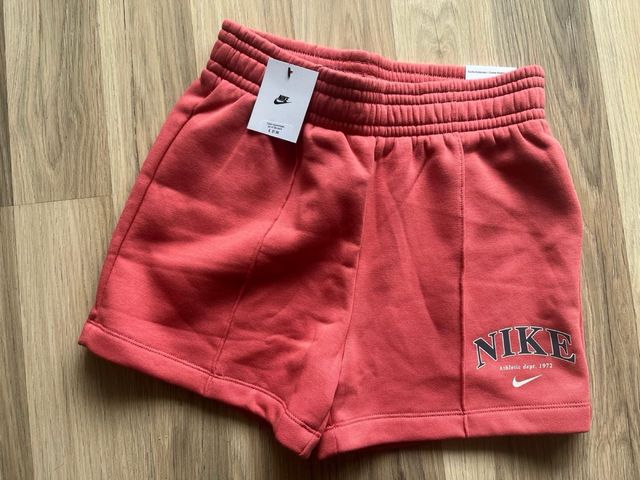 Pantalón corto Nike deportivo, nuevo con etiqueta