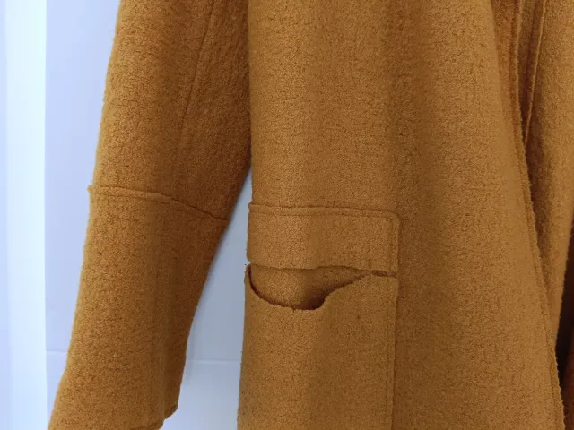 Abrigo Easy Wear amarillo talla S