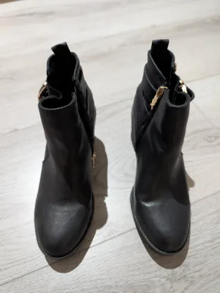 Botines negros tacón hebillas