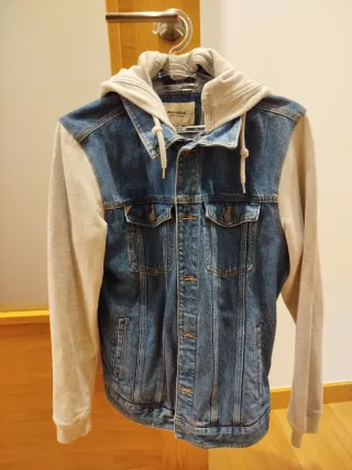 Cazadora vaquera Pull&Bear con capucha
