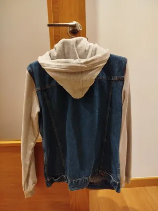 Cazadora vaquera Pull&Bear con capucha