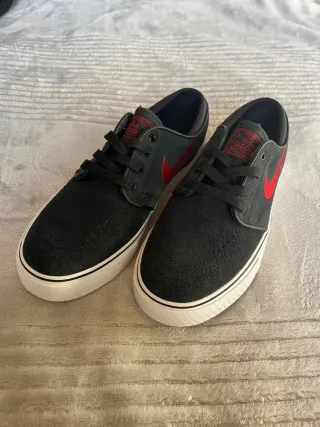 Nike SB Janoski nere e rosse