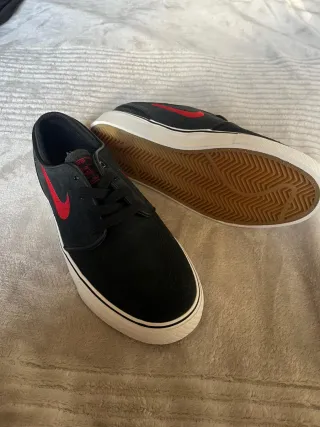 Nike SB Janoski nere e rosse