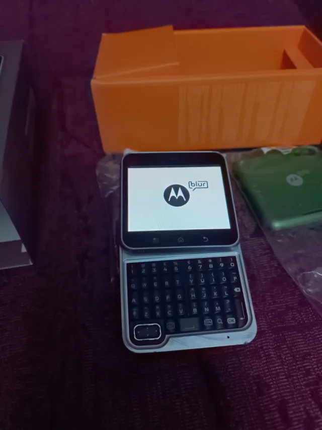 Motorola FLIP over Negro/Verde