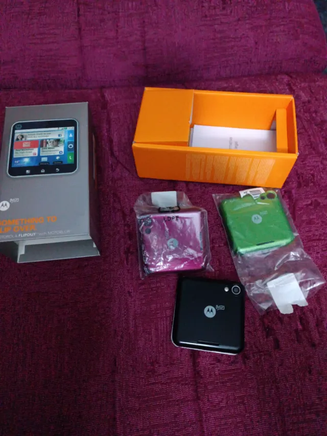 Motorola FLIP over Negro/Verde