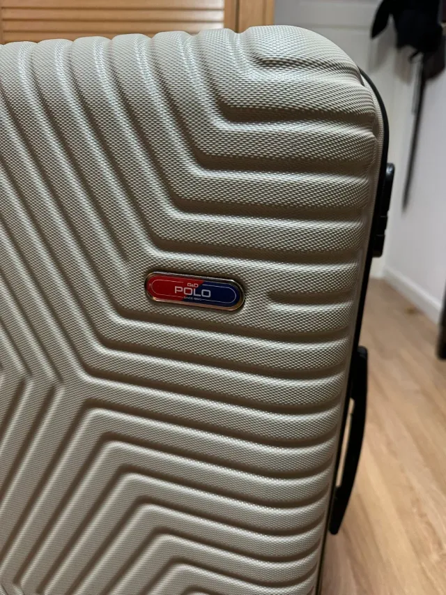 Maleta de viaje beis