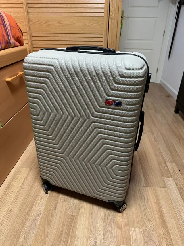 Maleta de viaje beis