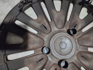 4 Tapacubos y 4 ruedas R15 Volkswagen.