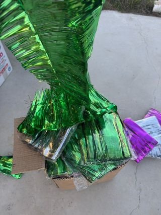 Bufandas brillantes y articulos de fiesta