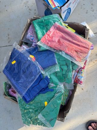 Bufandas brillantes y articulos de fiesta