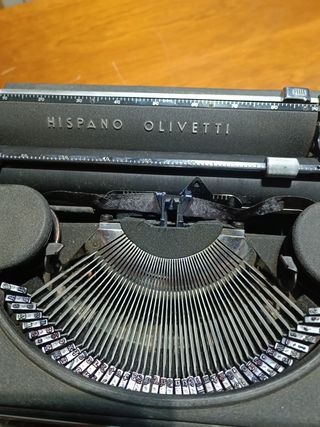 Máquina de escribir Hispano Olivetti