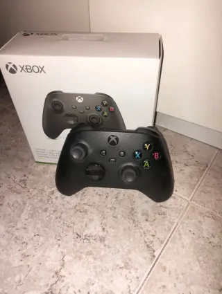 Xbox Series X + cuffie, controller e due giochi