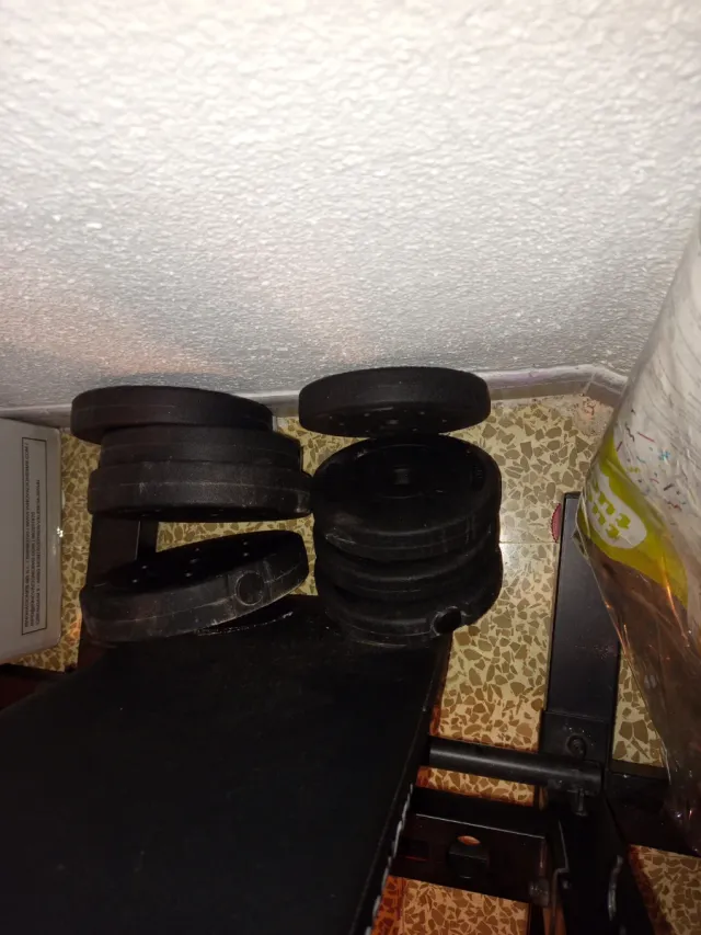 Banco musculación + barra + pesas