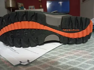 Botas de nieve Quechua negras y grises