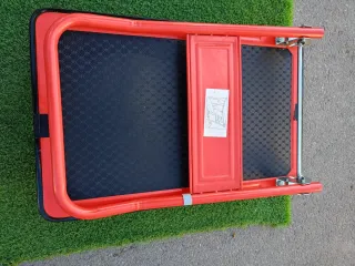 Carretilla de mano / Diablito de carga rojo