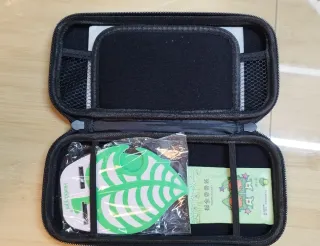 Custodia Nintendo Switch Lite con design foglie