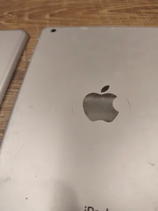 Dos iPads mini, una pantalla iPhone 7 plus y mo3