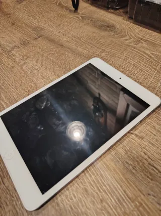 Dos iPads mini, una pantalla iPhone 7 plus y mo3