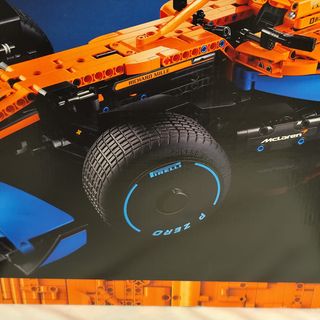 LEGO Technic McLaren F1 42141