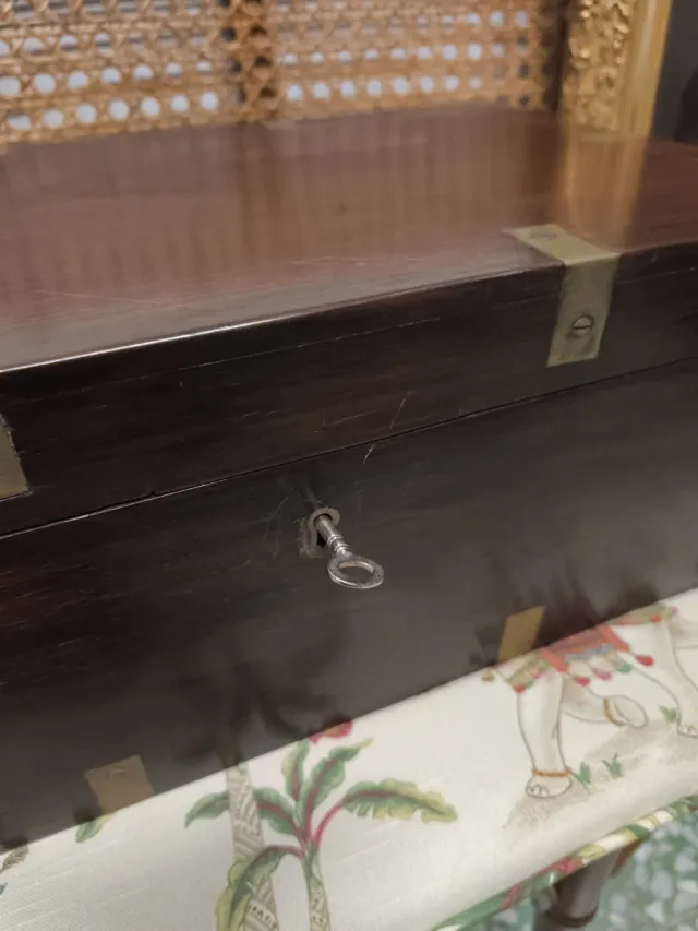 Antigua caja escritorio inglesa