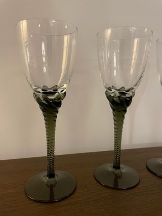 Calici in cristallo verde oliva