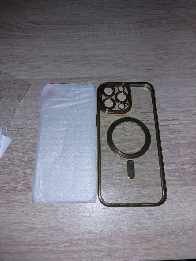 Custodia iPhone dorata compatibile iPhone 16 pro max