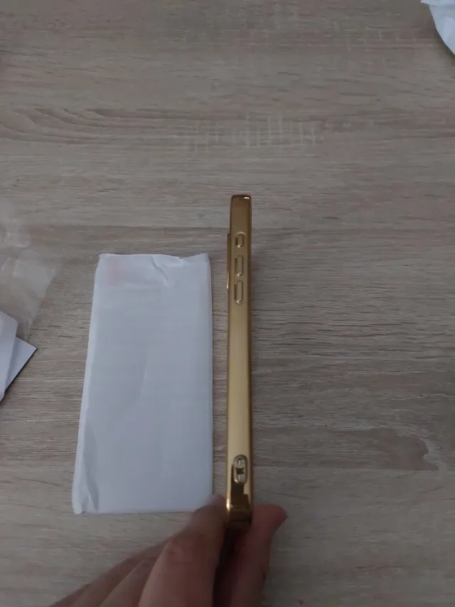 Custodia iPhone dorata compatibile iPhone 16 pro max