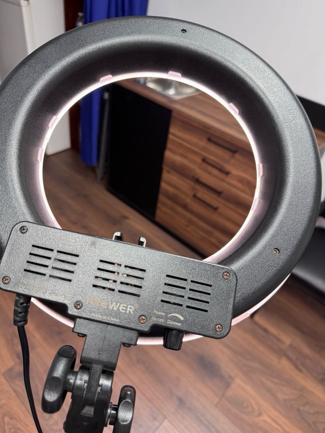 Aro de luz con trípode