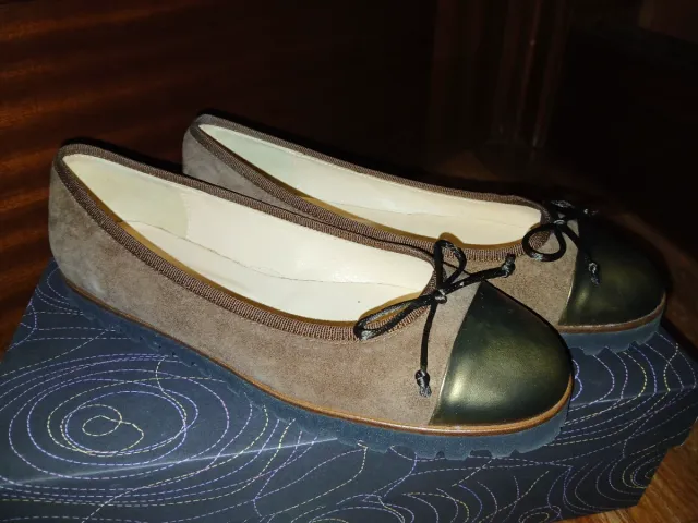 Zapatos planos mujer marrón y dorado