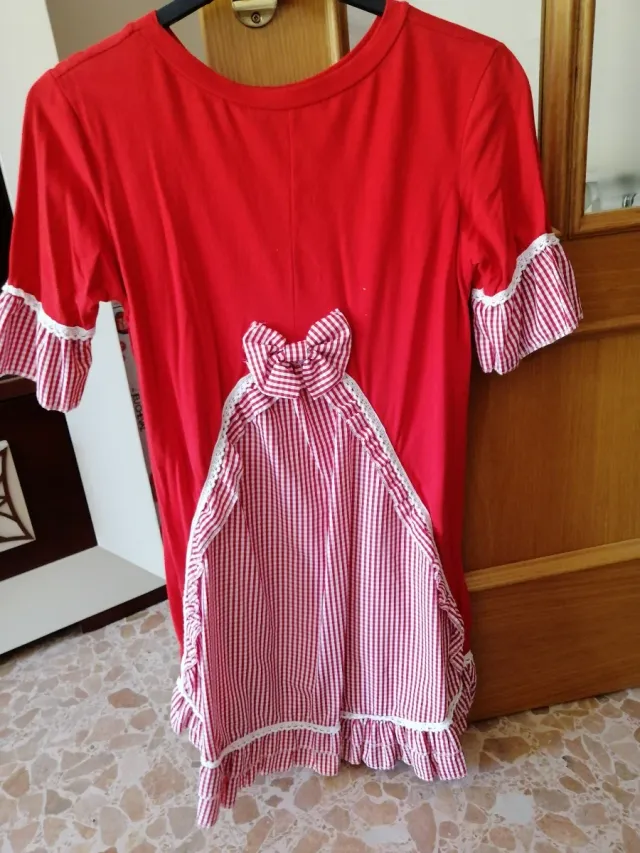 Vestido rojo con volantes