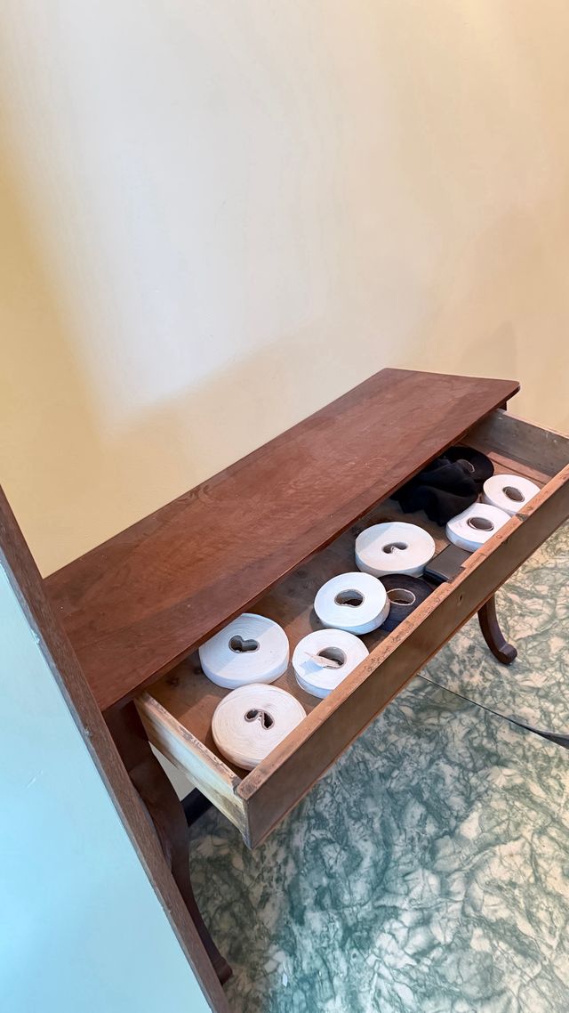 Mesilla antigua de madera