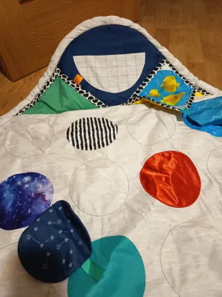 Manta de actividades para bebé