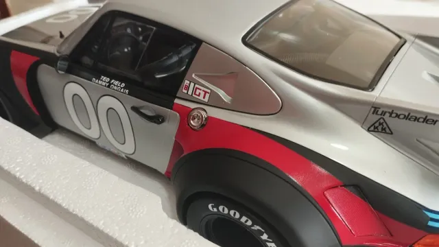 Porsche 911  RSR 1/12