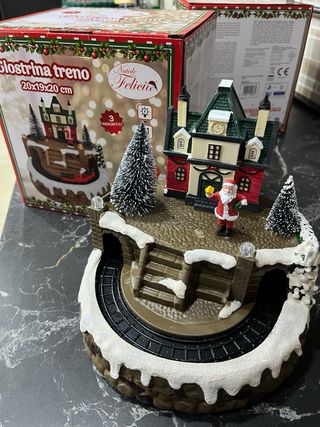 Villaggio Natalizio con trenino e luci