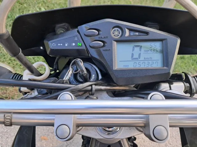 Yamaha XT660X Supermotard Negra