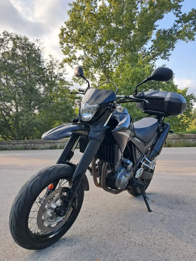 Yamaha XT660X Supermotard Negra