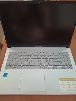 Ordenador portátil ASUS Vivobook