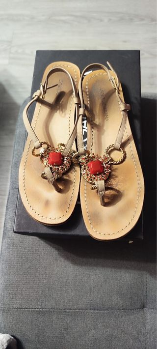 Sandalias Joya Dolce & Gabbana Beige y Rojo