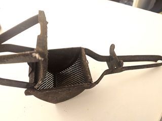 Antigua prensa manual de cocina