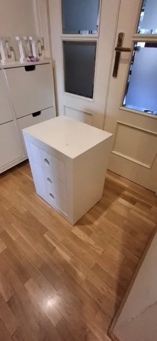 Mesita de noche blanca 3 cajones