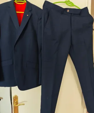 Traje de Gala Azul con Forro Rojo Americana