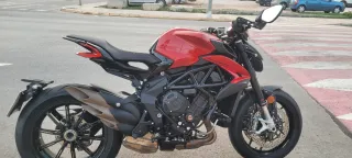 MV Agusta Dragster R – Como nueva, solo 265 km