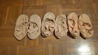 Zapatillas de ballet para niña. Los tres pares 5€