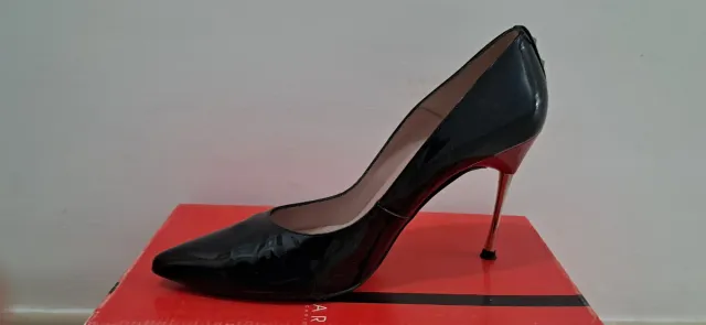 Zapatos de salón charol negro tacón fino